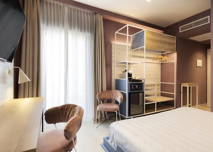 Adesso Hotel 4*