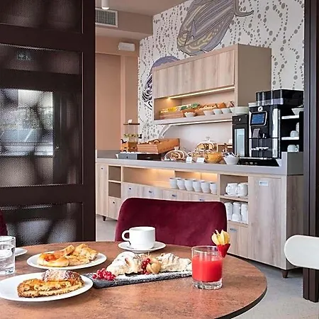 Adesso Otel 4*