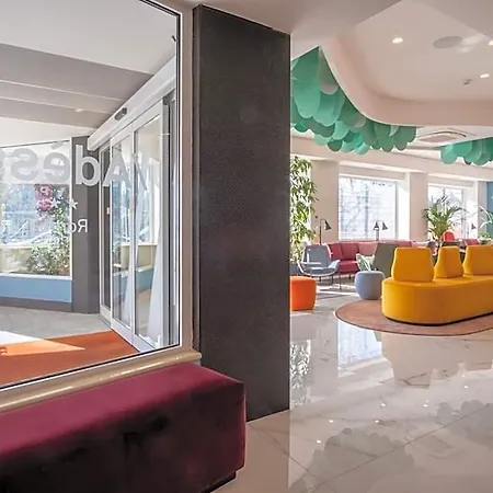 Adesso Otel 4*