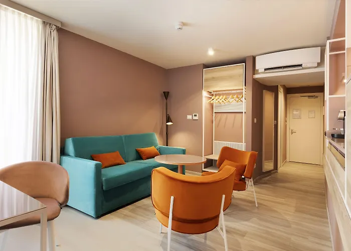 Adesso Hotel