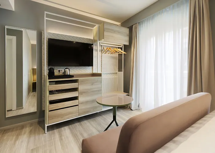 Hotel Adesso 4*